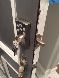 manhasset locksmith installs a lock