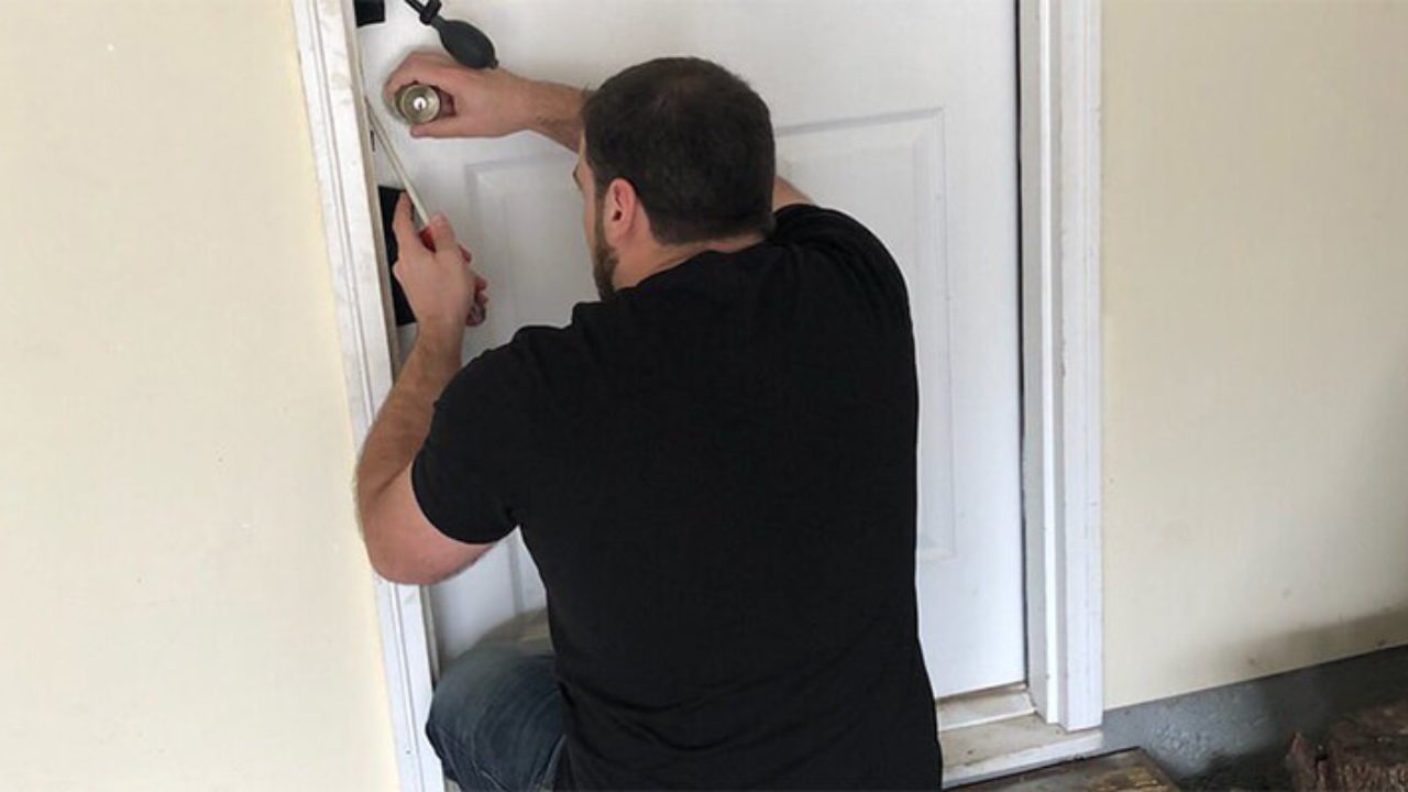 You are currently viewing Why Does Vehicle Locksmith Service Matter for Lost Car Keys?